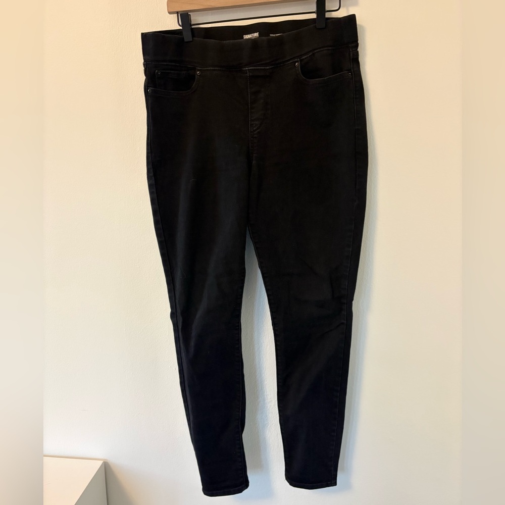 Signature by Levi Strauss Black Pull-On Skinny Jeans